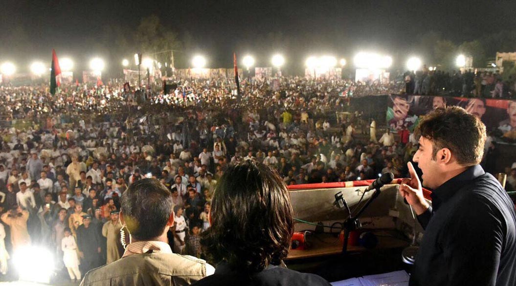 Pic12-123 CHINIOT: Aug 12 PPP chairman PPP Bilawal Bhutto Zardari addressed the public gathering . ONLINE PHOTO