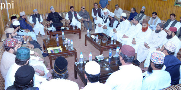لاہور: عوامی تحریک کے سربراہ ڈاکٹر طاہر القادری منہاج القرآن علماءکونسل کے رہنماﺅں سے ملاقات کر رہے ہیں
