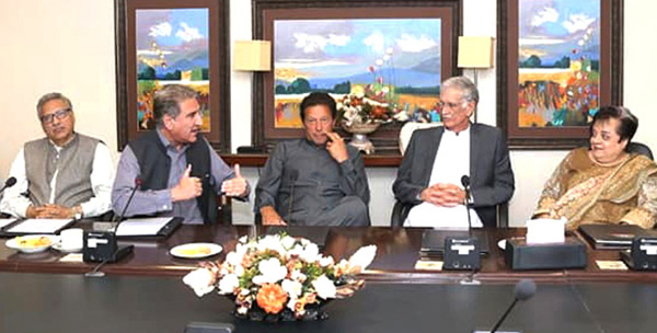 اسلام آباد:۔ چیئرمین تحریک انصاف عمران خان کور گروپ اجلاس کی صدارت کر رہے ہیں