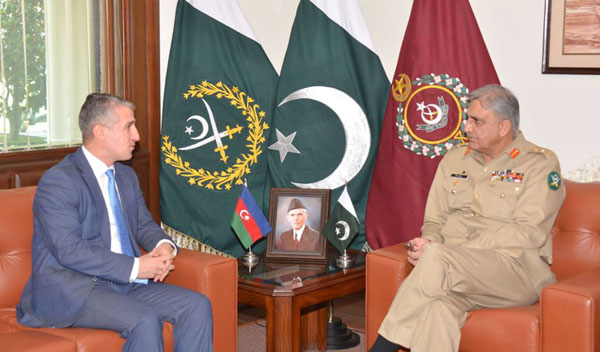 راولپنڈی:۔ آ رمی چیف جنرل قمر جاوید باجوہ سے آذربائیجان کے سفیر علی زادہ ملاقات کر رہے ہیں
