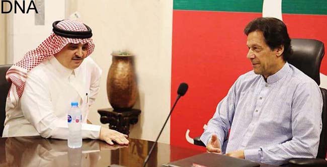 اسلام آباد:۔ چیئرمین پاکستان تحریک انصاف عمران خان سے سعودی سفیرنواف سعید المالکی ملاقات کر رہے ہیں
