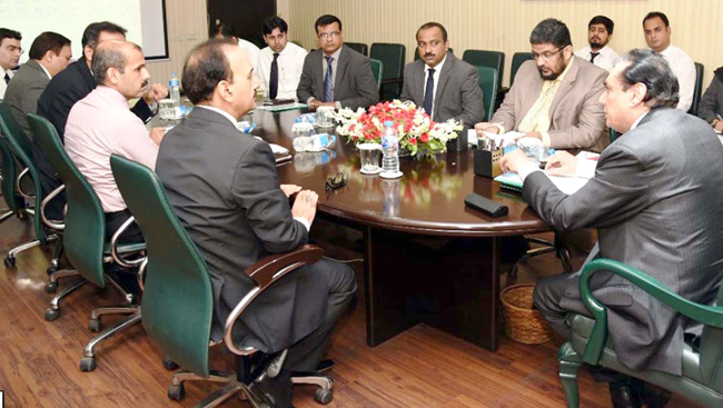 اسلا م آباد:۔ چیئرمین نیب جسٹس (ر) جاوید اقبال احتساب بیورو لاہور کی کارکردگی بارے اجلاس کی صدارت کر رہے ہیں