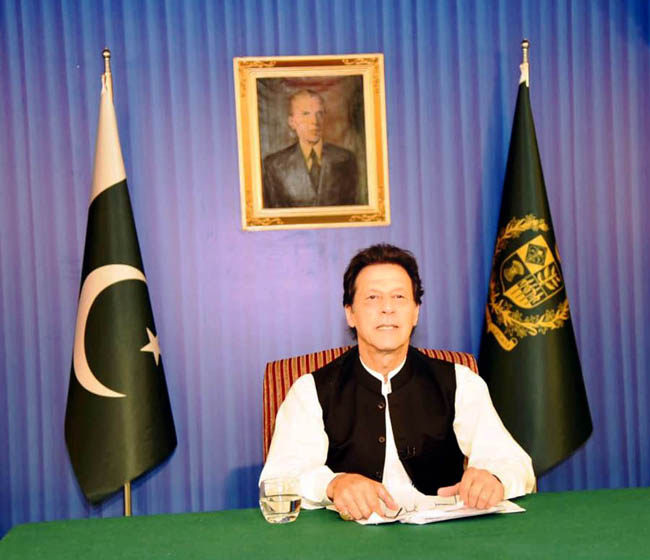 اسلا م آباد:۔ وزیر اعظم عمران خان قوم سے پہلا خطاب کر رہے ہیں