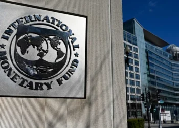 پی ٹی أئی کے دھرنے کے باعث أئی ایم ایف کے وفد نے پاکستان أنے سے انکار کر دیا۔