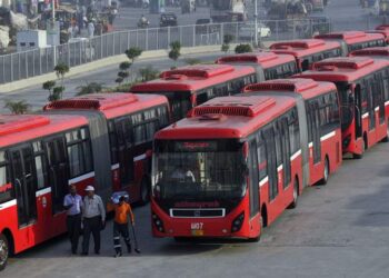 راولپنڈی اسلام آباد میٹرو بند، عوام کو شدید مشکلات کا سامنا