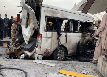 قلعہ سیف اللہ میں مسافر وین گہری کھائی میں گرنے سے 18 افراد جاں بحق۔