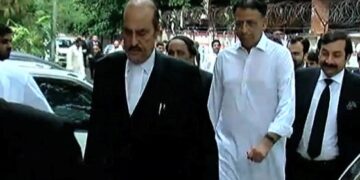 لانگ مارچ کے دوران توڑ پھوڑ کے مقدمات میں پی ٹی آئی رہنماؤں کی ضمانتیں منظور