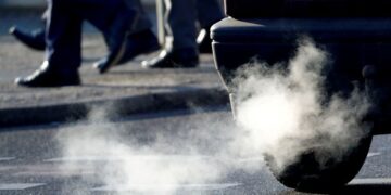 یورپی یونین نے جلنے والے ایندھن سے چلنے والی گاڑیوں کی فروخت 2035 تک بند کرنے کا اعلان کر دیا