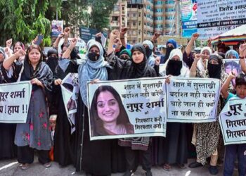 گستاخ نوپور شرما اور  جندل کے خلاف بڑے پیمانے پر دنیا بھر میں مسلمانوں کے مظاہرے۔