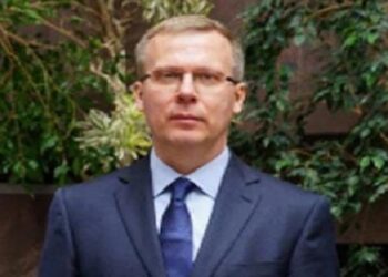 روسی سفیر : عمران خان ایک ایماندار ادمی ہے جو اپنے لوگوں کی خد مت کرنا چاہتا ہے۔