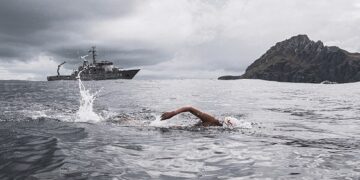 چلی کی تیراک باربرا۔ ہرنانڈزکا گنیز ورلڈ ریکارڈ۔