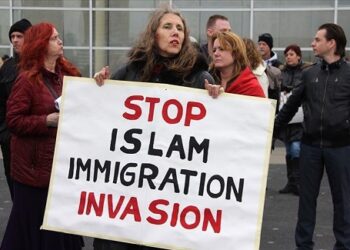 برطانیہ میں ہر دس میں سے سات مسلمانوں کو اسلاموفوبک روّیوں کا سامنا ہے۔