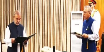 احسان اللہ ریکی نے وزیر مملکت کا حلف اٹھا لیا