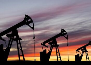 عالمی منڈی میں خام تیل کی قیمتوں میں ایک بار اضافہ