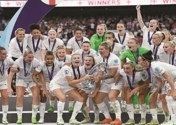 انگلش خواتین فٹبالرز کا یورپیئن چیمپئن شپ جیتنے لندن میں جشن