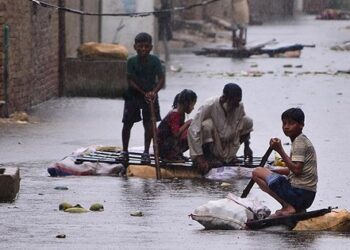 متاثرین سیلاب  کے لئے امدادی سامان لے کر   روس  کا پہلا  جہاز کراچی پہنچ گیا