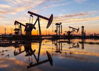 سعودی وزیر توانائی کے بیان کے بعد تیل کی قیمتوں میں کمی کا سلسلہ رک گیا