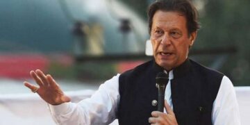 عمران خان آج عوام کو راولپنڈی پہنچنے کی کال دیں گے۔ فواد چودھری