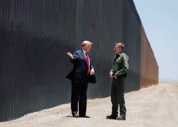 امریکی سپریم کورٹ کا ٹرمپ کی میکسیکو سرحد پالیسی برقرار رکھنے کا حکم