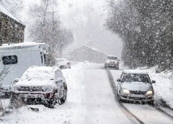 برطانیہ میں شدید برفباری نے تباہی مچادی