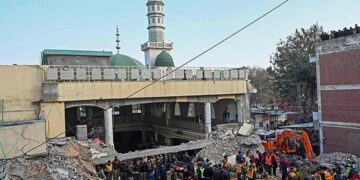 پشاور پولیس لائنز کی مسجد میں ہونےو الے دھماکہ میں شہید ہونے والوں کی تعداد 93 ہو گئی