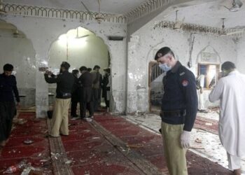پولیس لائن پشاور کی مسجد میں دھماکہ 25 شہید 120 زخمی