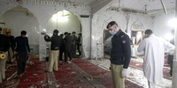 پولیس لائن پشاور کی مسجد میں دھماکہ 25 شہید 120 زخمی