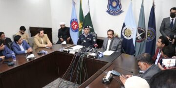 وزیر داخلہ سے شہید پولیس اہلکار عدیل حسین کی فیملی کی ملاقات