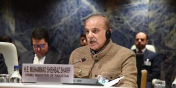 تباہ کن سیلاب سے لاکھوں افراد بے گھر، انفراسٹرکچر بری طرح تباہ ہوا،وزیراعظم