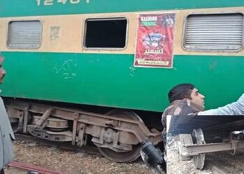 کوٹری میں علامہ اقبال ایکسپریس ٹریک تبدیل کرتے ہوئے دو حصوں میں تقسیم ہو گئی، کوئی جانی نقصان نہیں ہوا