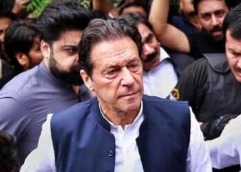 وارنٹ گرفتاری کے باوجود عمران خان توشہ خانہ کیس میں عدالت میں پیش نہ ہوئے