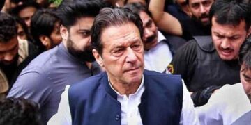 وارنٹ گرفتاری کے باوجود عمران خان توشہ خانہ کیس میں عدالت میں پیش نہ ہوئے