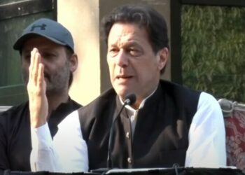 عمران خان کا 7 بجے اہم خطاب متوقع ، زمان پارک کے اردگرد 5 کلومیٹر تک انٹرنیٹ بند:میڈیا ذرائع