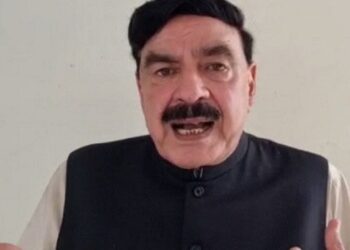 میرے قتل کے لئے 3 آدمی انگیج کئے گئے ہیں، عمران خان کے ساتھ کھڑا ہوں، دوستی و دشمنی قبر کی دیوار تک نبھاؤں گا ‘ شیخ رشید