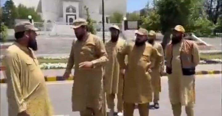 سپریم کورٹ کے باہر احتجاج نہ کرنے کی اپیل کو سربراہ پی ڈی ایم نے مسترد کر دیا