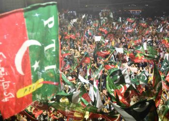 عمران خان کی گرفتاری کے خلاف ملک بھر میں احتجاج کا سلسلہ جاری ہے