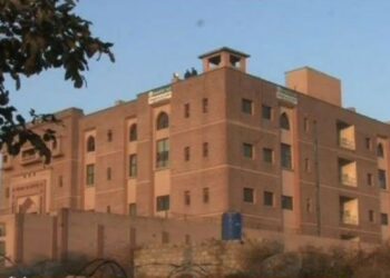 احتساب عدالت نے چیئرمین پی ٹی آئی عمران خان کا القادر ٹرسٹ کیس میں جسمانی ریمانڈ دینے کے حوالے سے تحریری فیصلہ جاری کر دیا