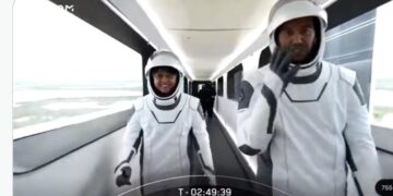 پہلی بار، دو سعودی شہری ‘خلائی سٹیشن’ کے لئے روانہ ہوگئے