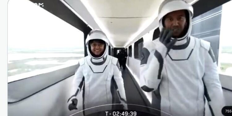 پہلی بار، دو سعودی شہری ‘خلائی سٹیشن’ کے لئے روانہ ہوگئے