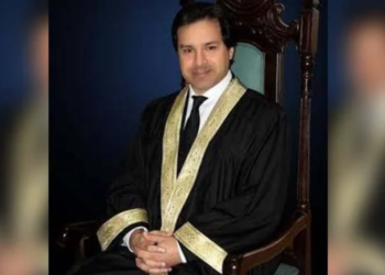 عدالتی حکم کے باوجود شیریں مزاری کی دوبارہ گرفتاری پر جج جذباتی ہو گئے