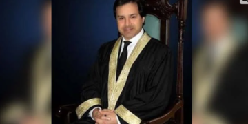 عدالتی حکم کے باوجود شیریں مزاری کی دوبارہ گرفتاری پر جج جذباتی ہو گئے