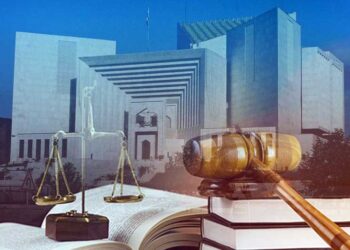 عمران خان نے جوڈیشل کمیشن کو سپریم کورٹ میں چیلنج کردیا