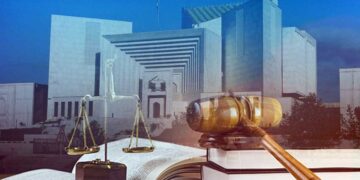 عمران خان نے جوڈیشل کمیشن کو سپریم کورٹ میں چیلنج کردیا