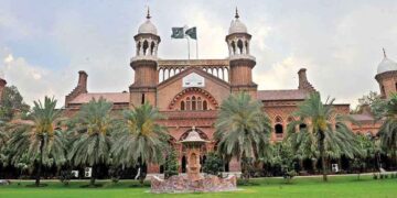 کالر سے پکڑ کر کھینچیں گے تو عوام میں انتشار آئے گا’  لاہور ہائیکورٹ