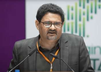 اگلے ماہ 4 ارب ڈالر کا قرض واپس کرنا ہے، جو آسان کام نہیں :- مفتاح اسماعیل