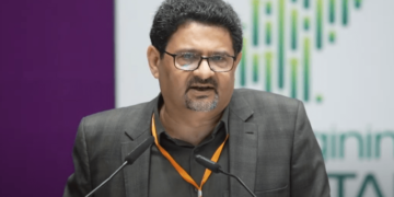 اگلے ماہ 4 ارب ڈالر کا قرض واپس کرنا ہے، جو آسان کام نہیں :- مفتاح اسماعیل