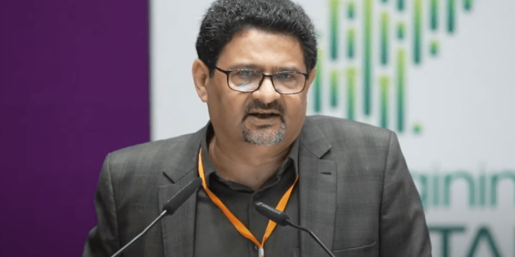 اگلے ماہ 4 ارب ڈالر کا قرض واپس کرنا ہے، جو آسان کام نہیں :- مفتاح اسماعیل