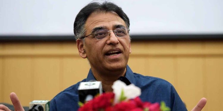 اسد عمر بھی گرفتار؛ اب پارٹی فیصلے کون کریگا؟