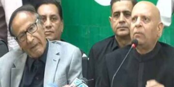 تحریک انصاف سے منحرف 26 اراکین نے ق لیگ سے رابطہ کر لیا