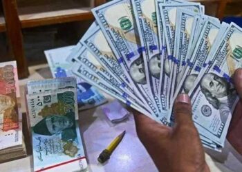 انٹر بینک میں ڈالر مہنگا ہونے کے بعد تاریخ کی بلند ترین سطح پر پہنچ گیا 